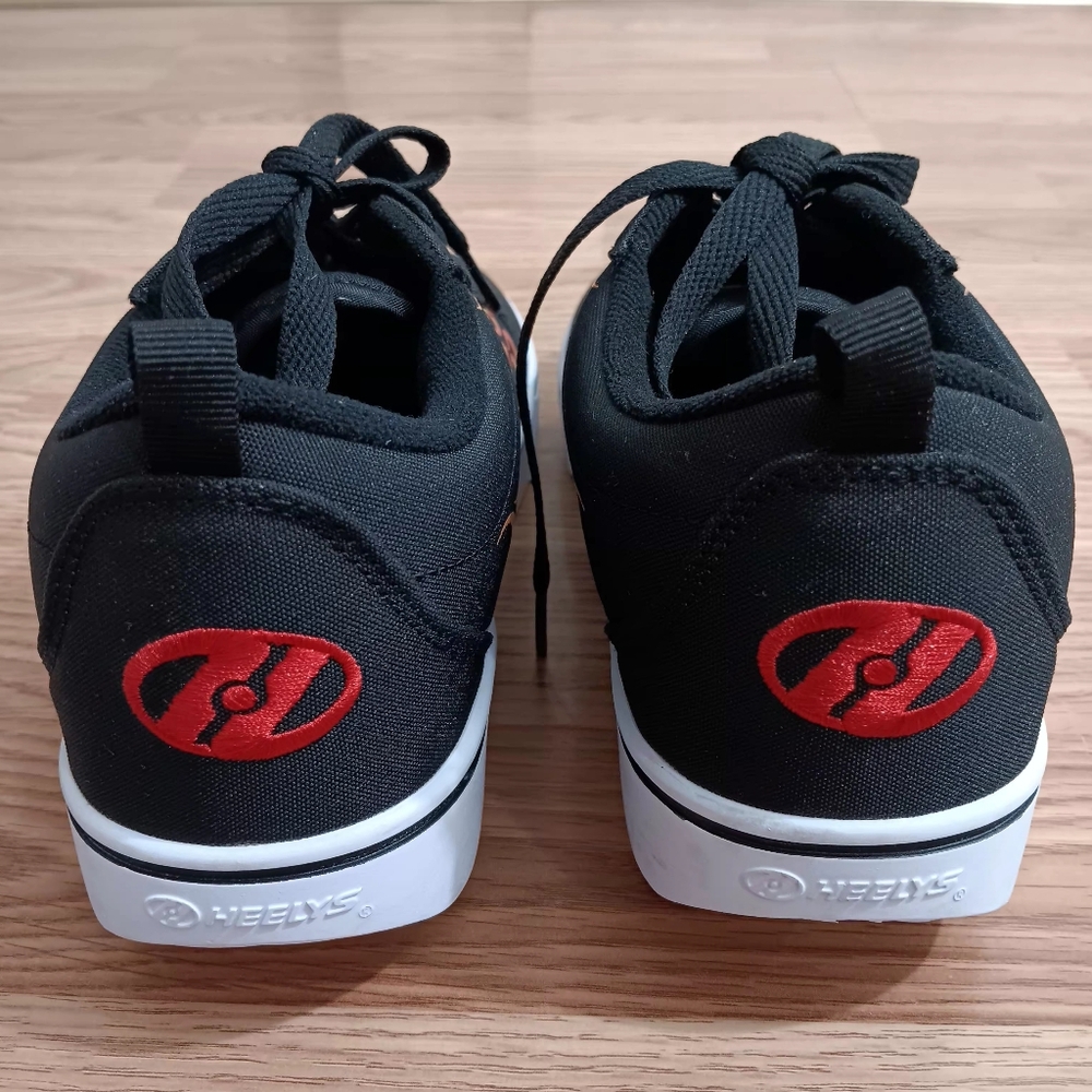 Heelys Pro Mens Size 7 Black Red Flames Athletic Skate Sneakers - Picture 9 of 10
